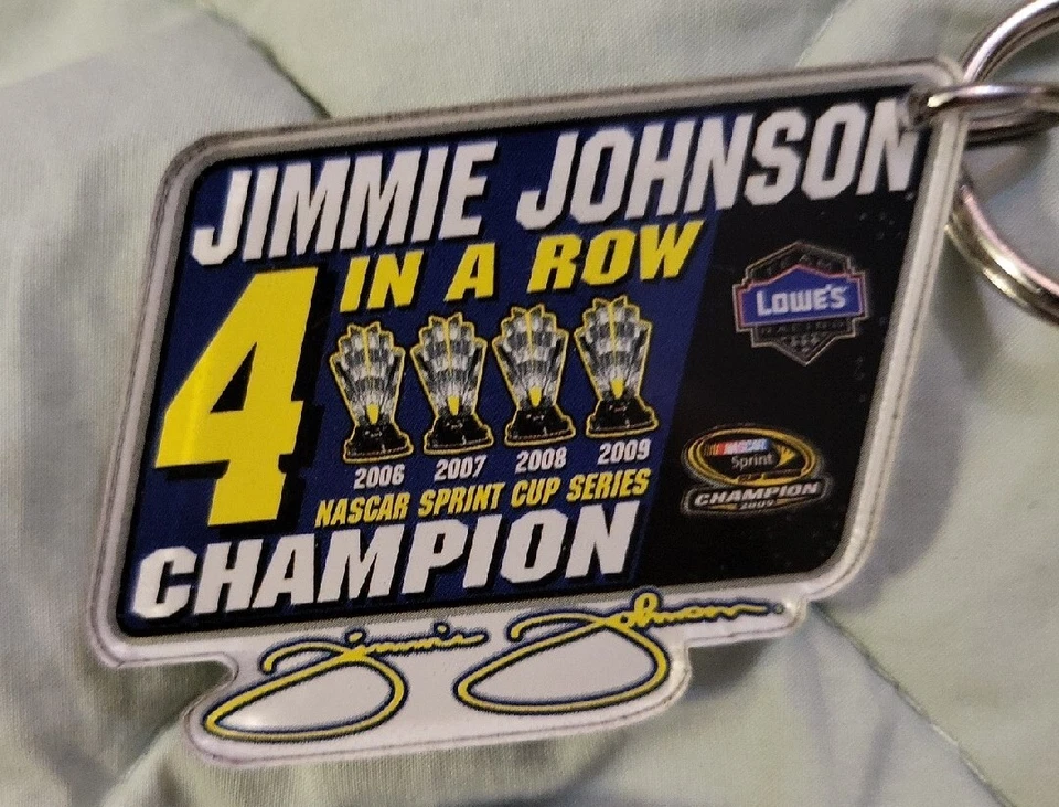 JIMMIE JOHNSON 4 & 5 championships in a row commerative keychains. L 145 - Image 3 of 4