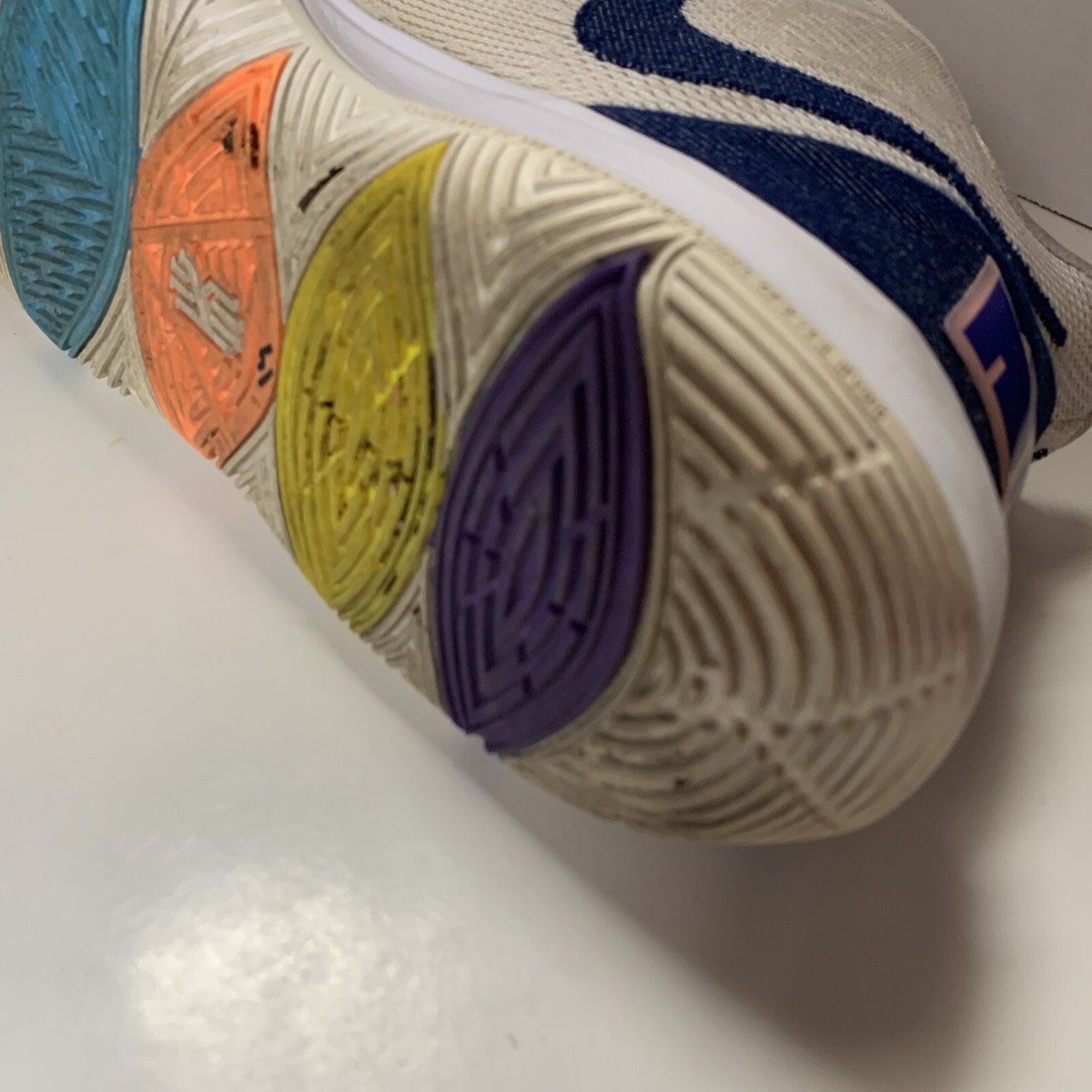 Nike Kyrie 5 Have A Nike Day Mens Size 13 Basketball Shoes