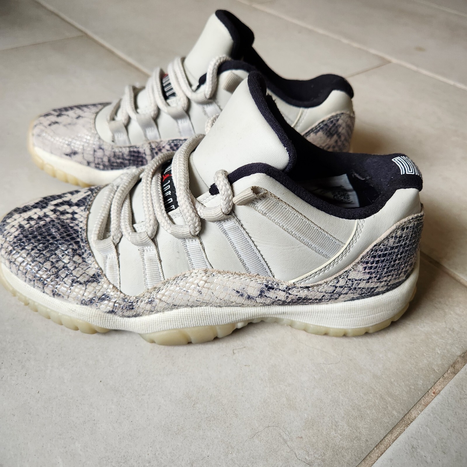 Nike Air Jordan 11 Retro Low GS Light Bone Snakeskin CD6847-002 Shoes Sz  5.5 y