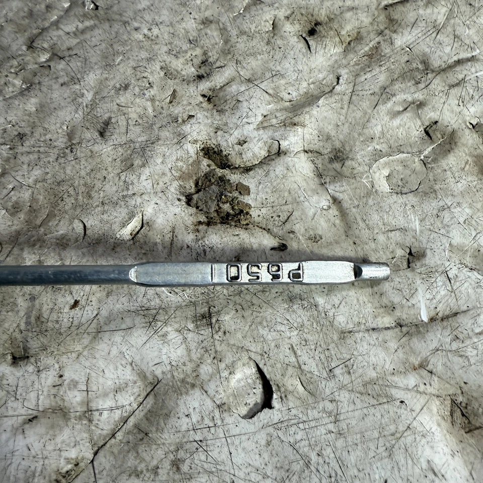 Varilla de medición de aceite de motor Datsun 280zx 79-83 L28 2,8 L Foto 4 de 4