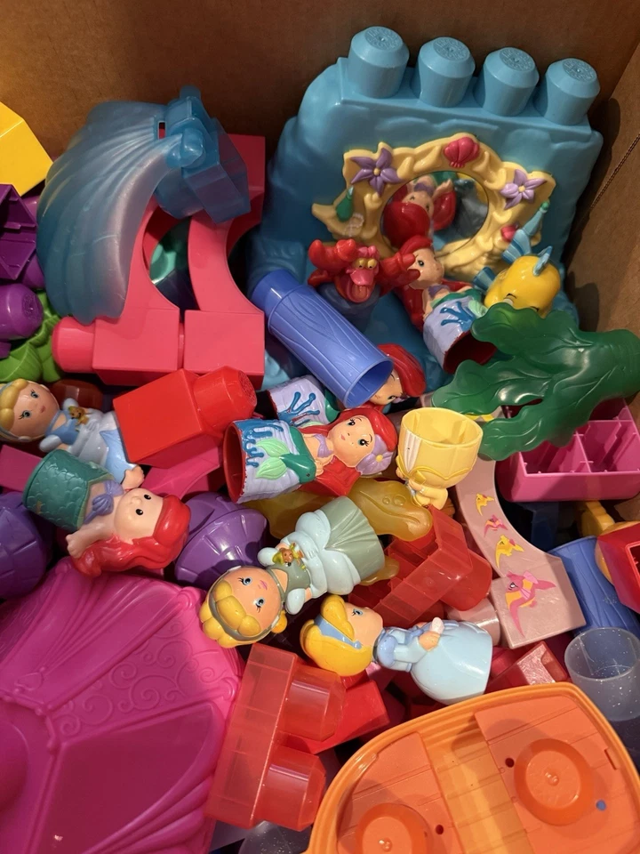 Mega Bloks Princess Lot Vintage & Modern Mixed Pieces Little Mermaid etc. blocks - Image 4 of 4