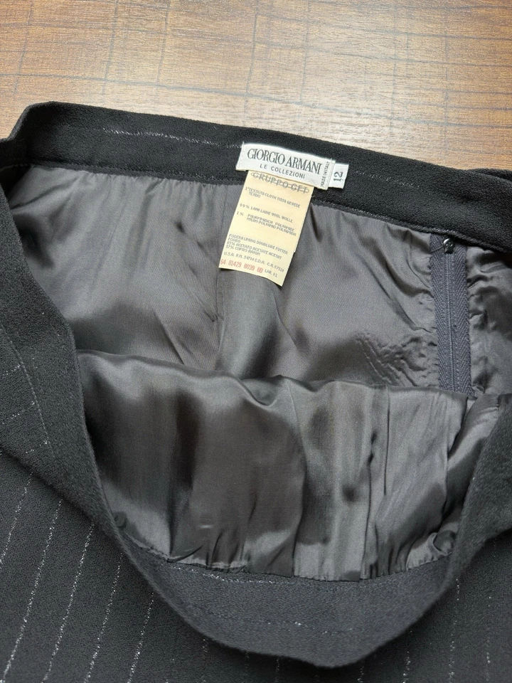 Saia Feminina Vintage Armani Collezioni Tamanho 12 Preta Cinza Listrada Lã - Imagem 4 de 4