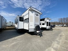 2026 Jayco Jay Flight Bungalow 404LOFT DS