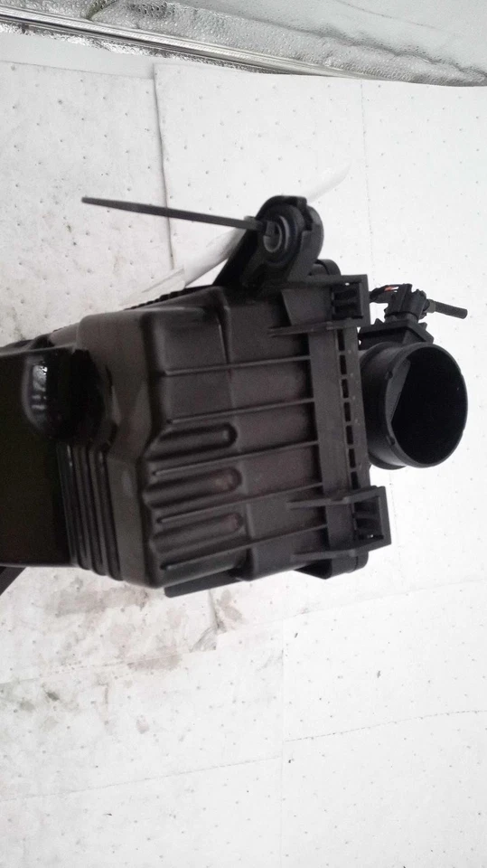 2020 Hyundai Accent Air Cleaner Assembly OEM 1.6L Black 66K Miles - Image 2 of 4