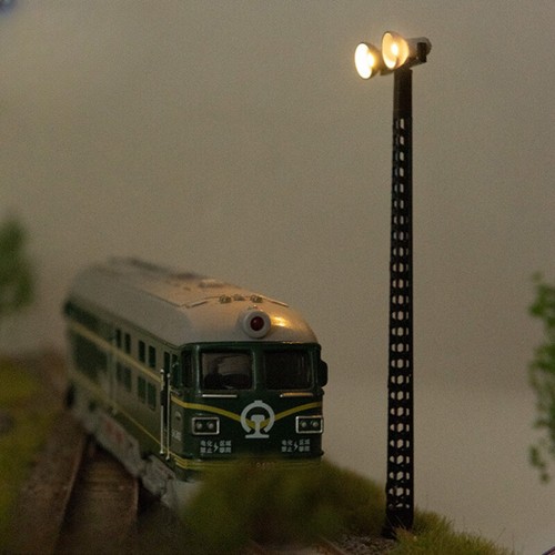 2PC Miniatures LED Train Track Light HO/OO 1:87 Scale Railway Street Lamps Model - Picture 6 of 10