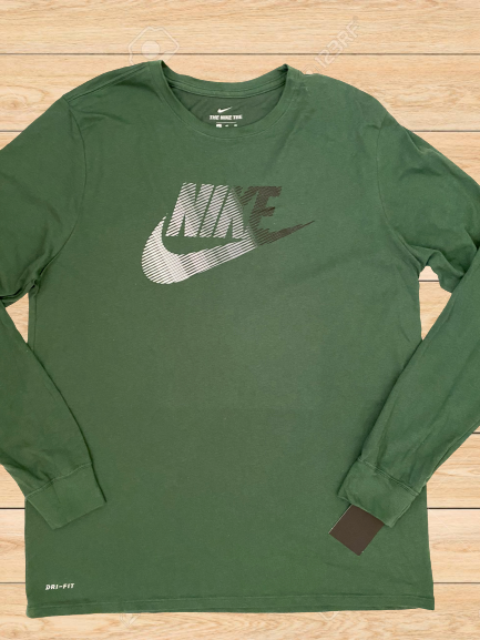the nike tee athletic cut long sleeve