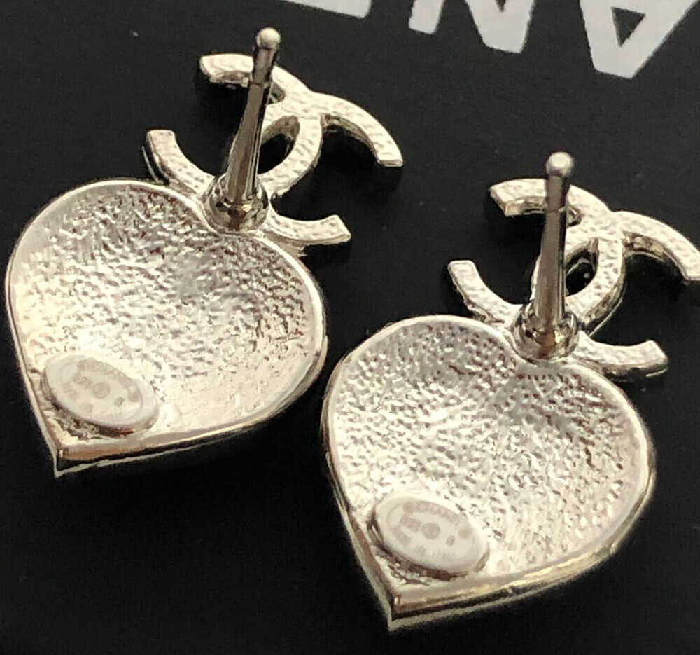 CHANEL CC Logos Rhinestone Pearl Heart Stud Earrings Silver CHANEL CC Logos Rhinestone Pearl Heart Stud Earrings Silver