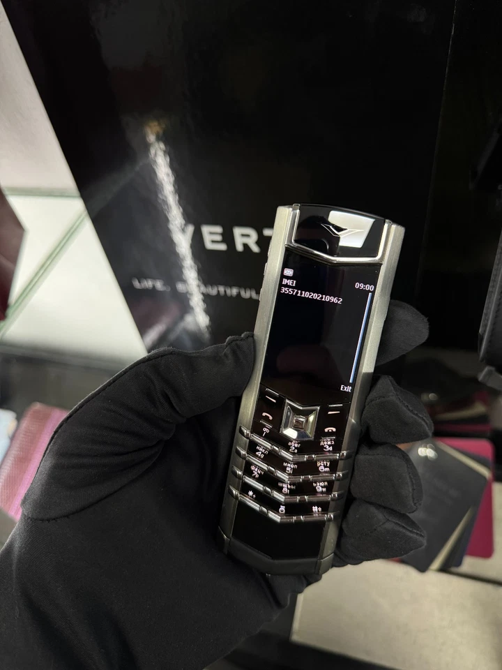 VERTU SIGNATURE S Stainless Steel - 4 GB -  (Unlocked) - Image 4 of 4