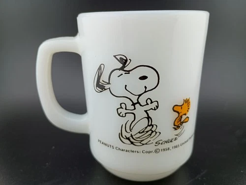 VTG  Snoopy At Times Life Is Pure Joy White Glass Mug 1958-1965 Anchor Hocking