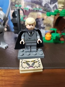 LEGO #4750 ~ Harry Potter Draco&rsquo;s Encounter With Buckbeak Retired Azkaban