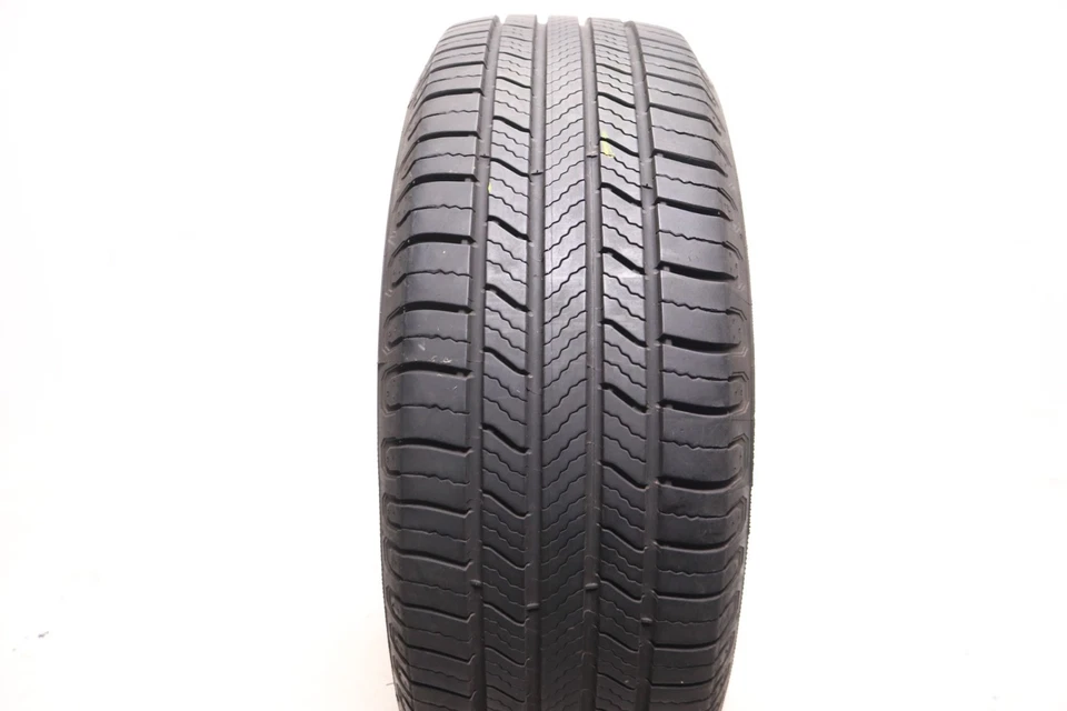 Michelin Defender 2 215/65R16 usado - 98H - 9/32 Foto 2 de 4