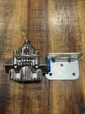 Holley Fuel Pressure Regulator 4-9psi Comes With A Bracket But NO SCREWS New