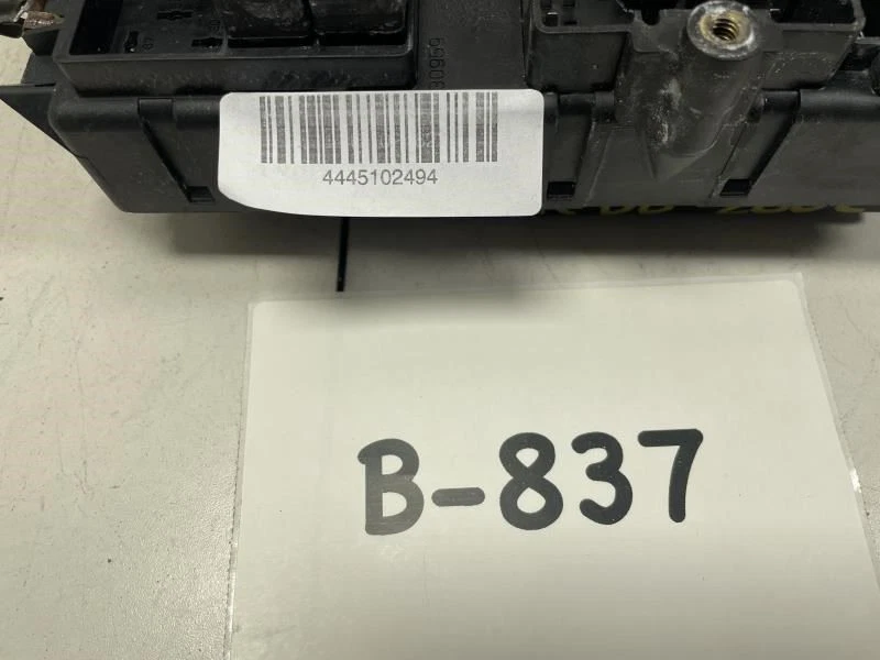Jeep Grand Cherokee Laredo 2002 carrocería delantera izquierda módulo de control panel de fusibles relé Foto 2 de 4
