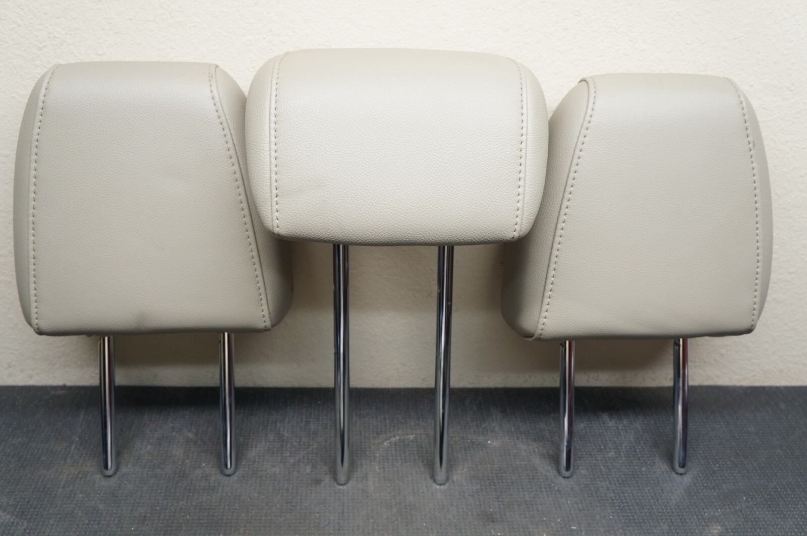 20132016 FORD ESCAPE REAR BACK SEAT HEADRESTS HEAD REST TAN LEATHER