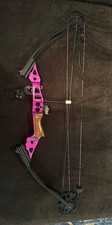 Mathews Genesis SoloCam Compound Bow:Arrow rest, fiberoptic sight, finger savers