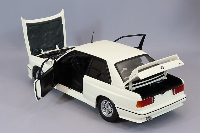 1／18MINI CHAMPS BMW M3 STREET おまけ付き MINICHAMPS 1/18 BMW M3 E46 GTR STREET 2001 silver carbon