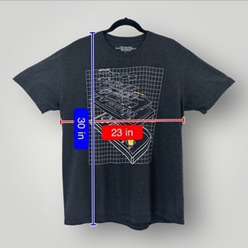 Nintendo NES Controller Mens T-shirt Size LARGE Black 2016 Short Sleeve.