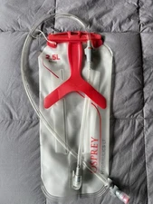 Osprey Hydraulics LT 2.5L Water Reservoir with Bite Valve, Red 2.5 L Lightweight