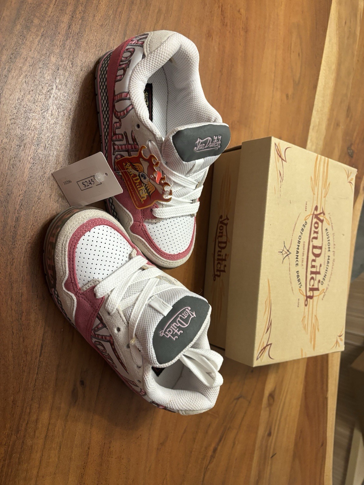 Von Dutch Kids Size 1 Pink And White Sneakers.