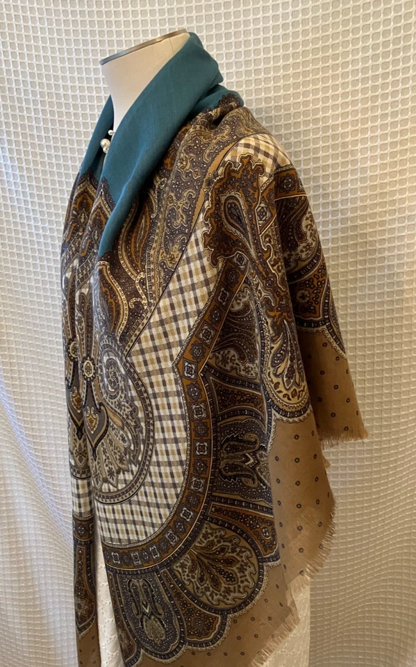 Bufanda/chal/envoltura Aquascutum of London, mezcla de lana y seda multicolor 55" cuadrado Foto 2 de 4