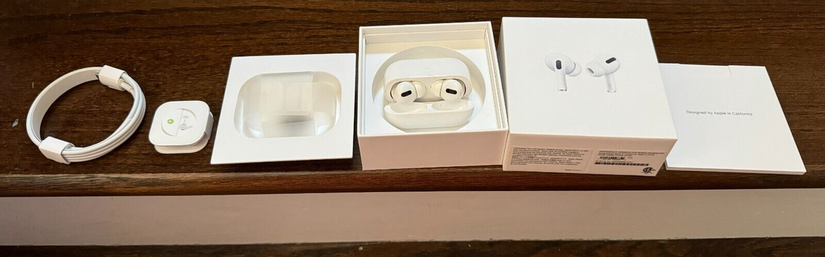 AirPods Pro 第一世代 Lightning A2084 Apple AirPods Pro (1st Gen) A2084 with Charging Case White