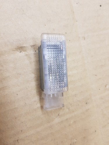 VW EOS INNENRAUMLEUCHTE LESELEUCHTE 7L0947415