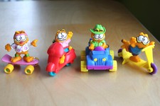 McDonald's Vintage Happy Meal Toys 1988 Garfield Odie Travel Complete Set of 4