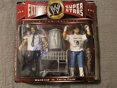 テリ・ファンク　WWEクラシックスーパースター Terry Funk signed WWE Classic Superstars Action Figure