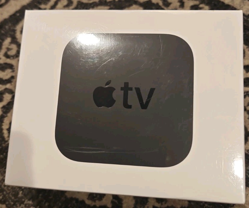 Apple TV (5th Generation) 4K HD Media Streamer (MP7P2LL/A) - Black