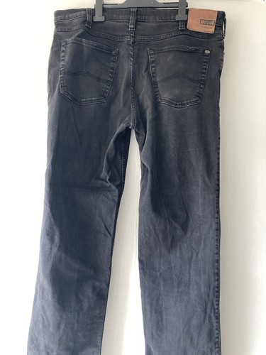 Pantalones de mezclilla Mustang True negros W40 L34 para hombre calce recto ajustado tiro medio - Imagen 11 de 16