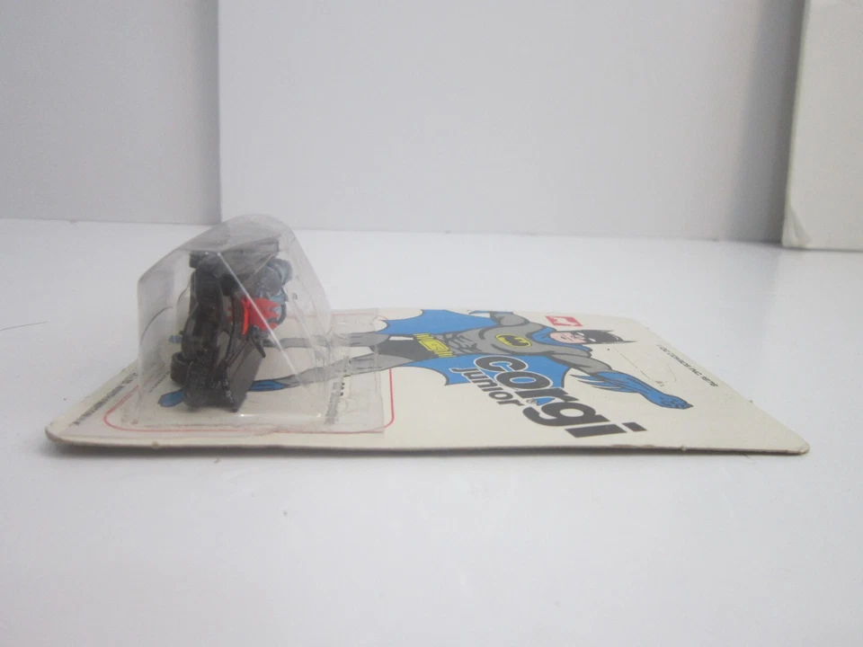 Brand New Unpunched 1976 DC Comics Corgi Juniors Batman's 69 Batmobile SEALED - Image 4 of 4