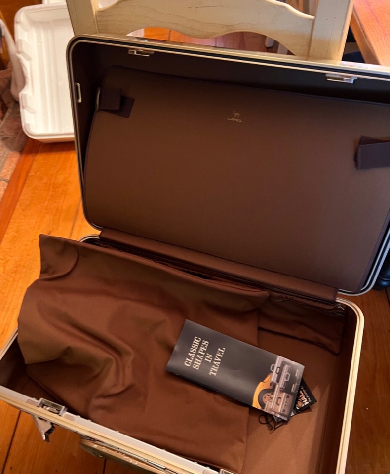 Halliburton Suitcase Camel Logo 21" x 8" x 12.75" eBay