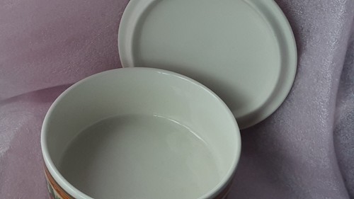 Mikasa Holiday Fruit Bowl with Lid - Picture 4 of 7