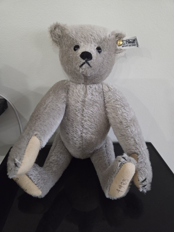 STEIFF Teddybear 1983 SIGNED w/ Ear Button 0150/32  Growler