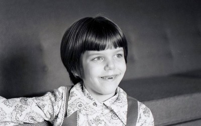 smilemoonページ SL32 35mm Negative 1970s adorable girl big Smile Bowl hair cut