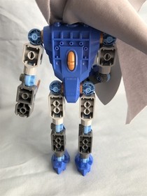 LEGO set 8809 King Mathias w/ cape VINTAGE Castle 100% complete w/ instructions