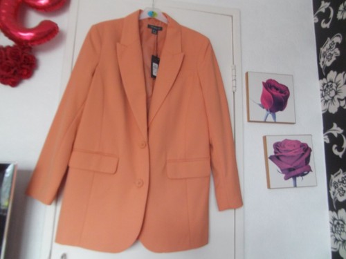 BNWT PEACH LADIES JACKET SIZE 12