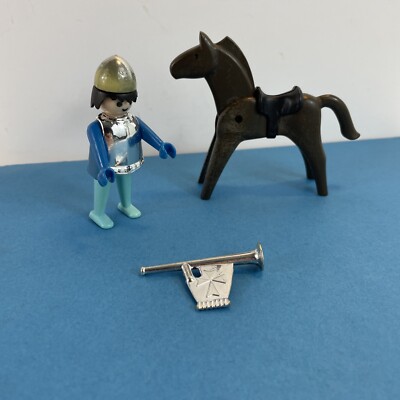 VINTAGE 1974 PLAYMOBIL GEOBRA MEDIEVAL KNIGHTS PLASTIC FIGURES