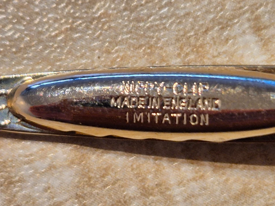 Vintage - Stratton/Nippy Clip Tie Clip and Cuff Link Set - circa. 1960's - Image 4 of 4