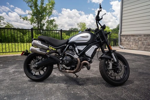 2022 DUCATI SCRAMBLER 1100 Dark PRO ONLY 196 Miles Desmodue L-Twin TwoUp Seat