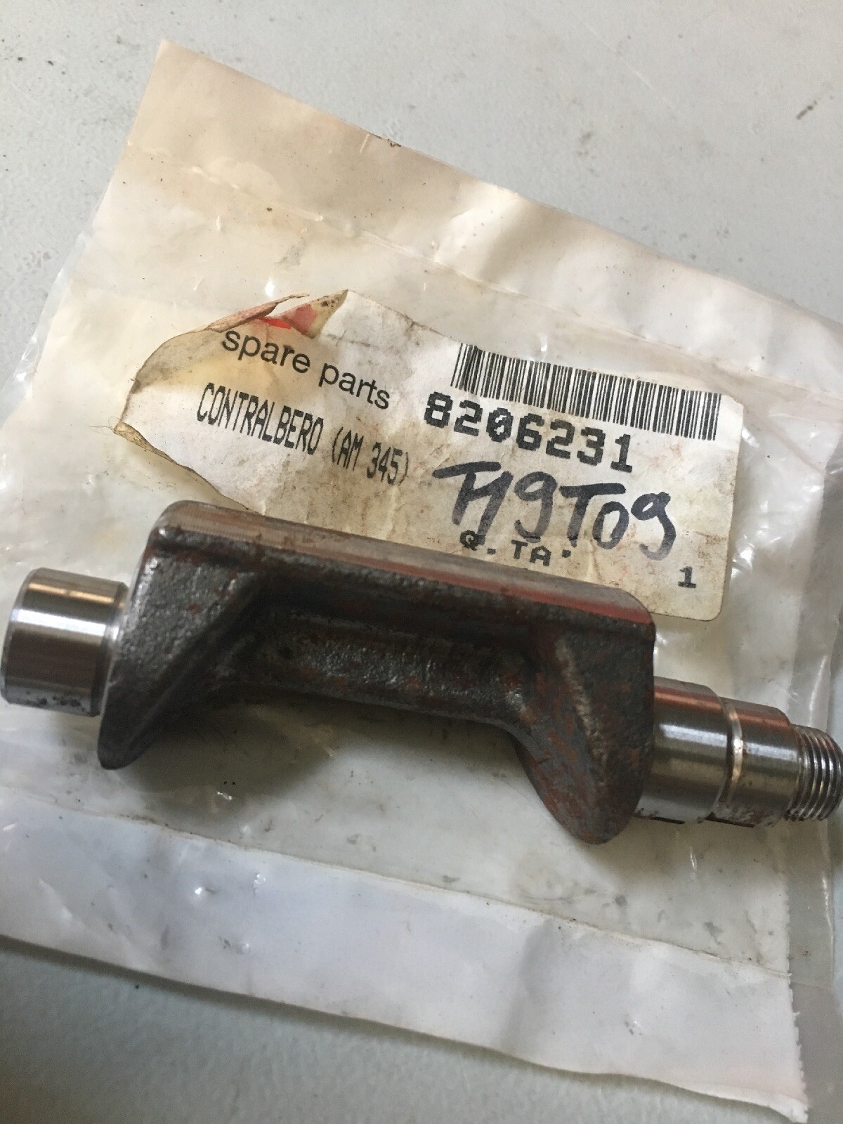 Axe équilibrage moteur Aprilia 8206231 pour rénovation mécanique RX3 et Futura