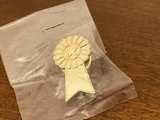 Pinmart Shiny Gold Award Ribbon Lapel Pin New In Bag