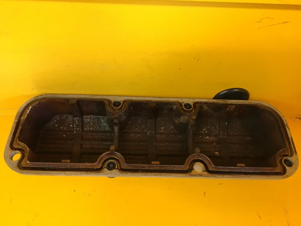 Оригинальная крышка заднего клапана 1993-1995 Buick Lesabre 3,8 л - Изображение 3 из 3