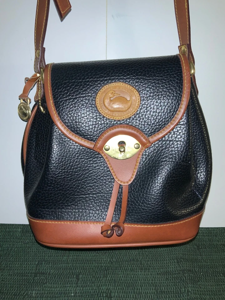 Vintage Dooney & Bourke Essex Black Pebbled Leather Purse/ Adjustable Length - Image 2 of 4