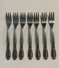 7 International Superior Stainless Chapel Hill Seafood/Cocktail Fork 5 3/8" Long