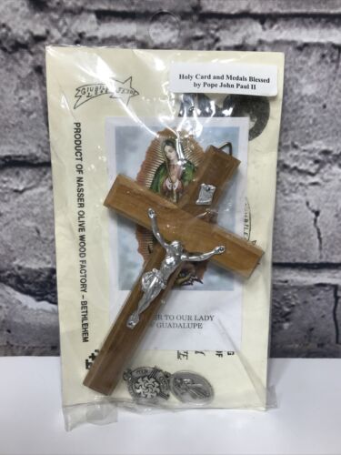 Olive Wood Crucifix Hanging Wall Cross Bethlehem Blessed Holy Card & Medals 2000 - Afbeelding 1 van 5