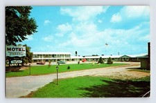 Postcard Michigan Gaylord MI Motel Timberly 1...