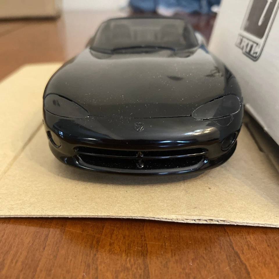 1993 Dodge Viper RT/10 Black 1/32 Scale Mod Car amt ERTL - Image 4 of 4