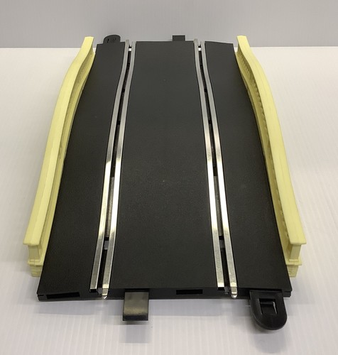 SCALEXTRIC SPORT / DIGITAL TRACK 350mm Straight HUMP BACK BRIDGE (YELLOW) FRENCH - Picture 3 of 5