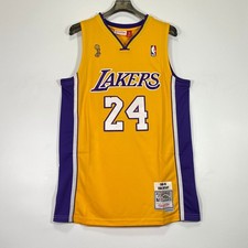 Kobe Bryant Pursues Restraining Order Against Sports Memorabilia Company 15